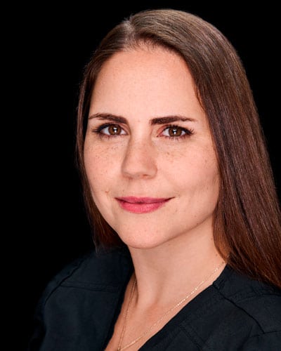 Dra. Mariana Ivankovic, especialista en Implantología Buco Máxilo Facial en la Clínica Dental Augusto Leguía, Santiago de Chile